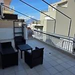 Chic & Stylish Retreat Apartment